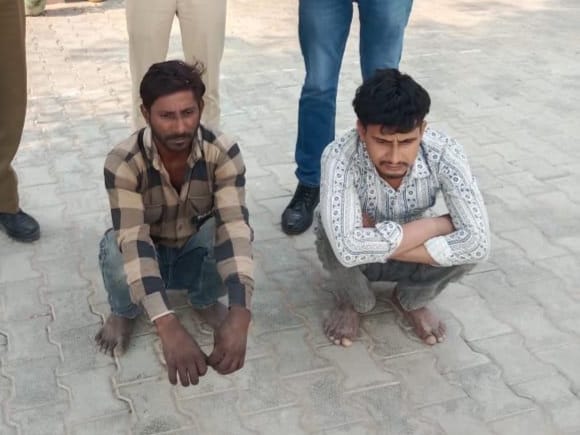 हनुमानगढ़ में पुलिस ने दस्तयाब किए दो युवक।