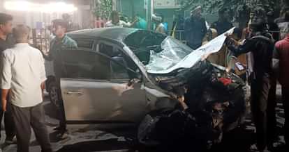 Bhiwani News: कार के आगे अचानक आया सांड, एक युवक घायल, सांड की मौत A bull suddenly came in front of the car, a young man got injured, the bull died