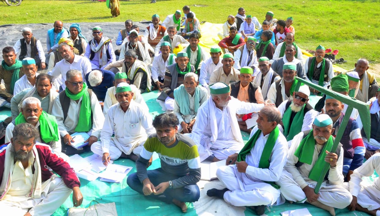 Farmer union creates ruckus at Deputy Agriculture Director's office