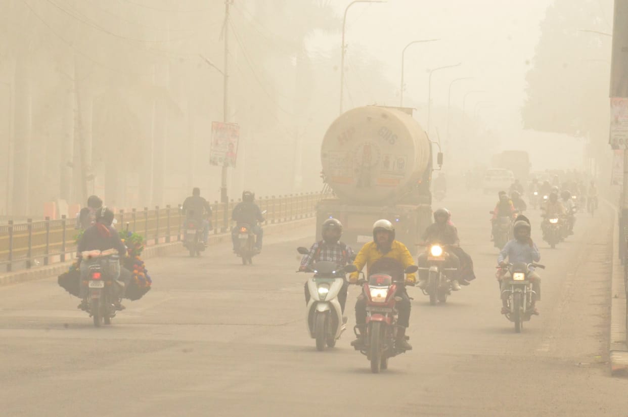 Cold winds increased the coolness amid fog, mercury dropped
