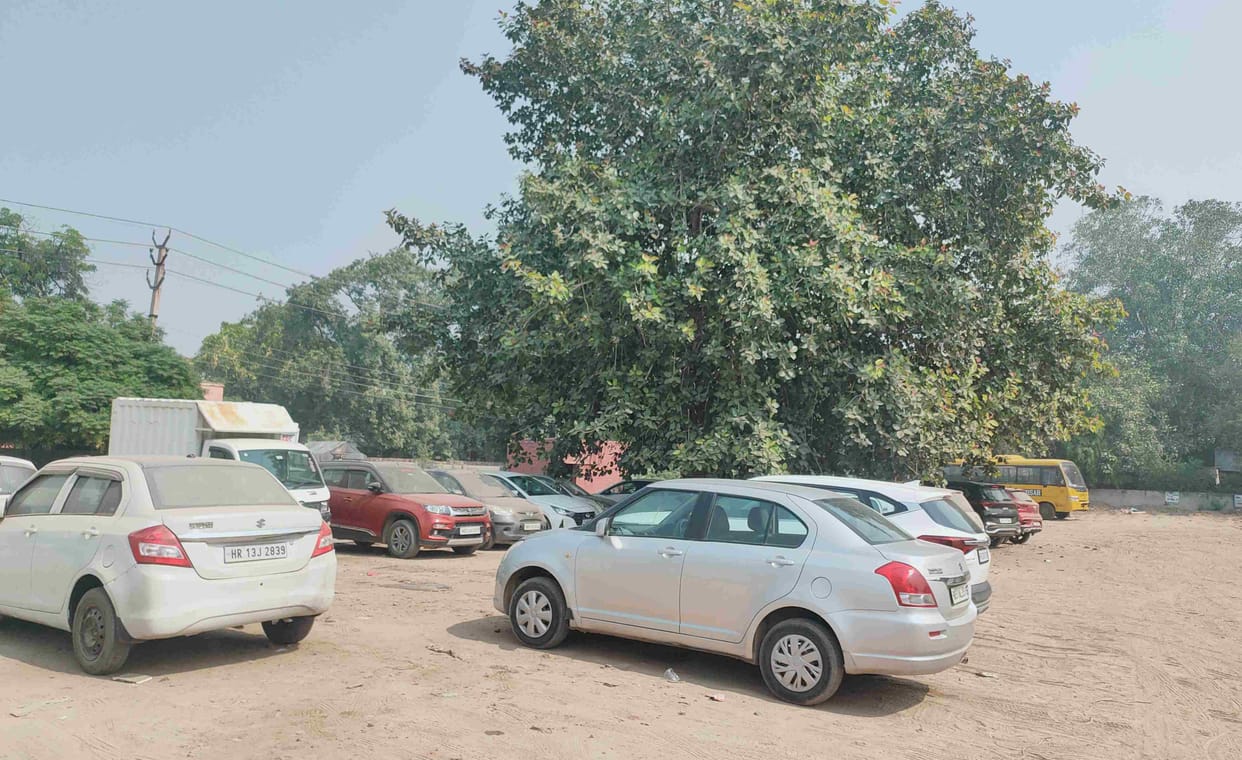The Municipal Commissioner expressed his objection on the drawing of the multi-storey parking project, said that the parking will be filled only by the vehicles of the people coming to the shopping complex.