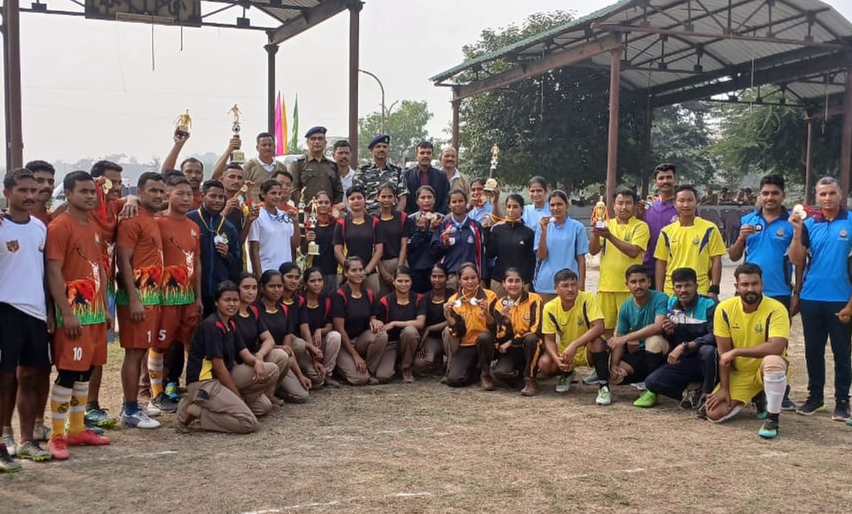Pooja and Manish won in 100 meter race