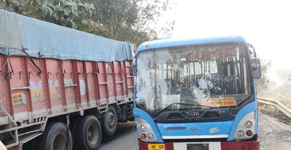 Collision between truck and transport corporation bus in Gyana