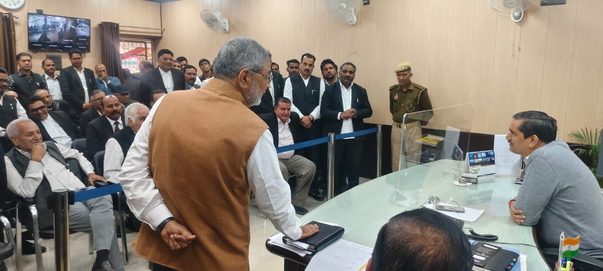 Advocates demand sealing of newly constructed hall, memorandum given to DM