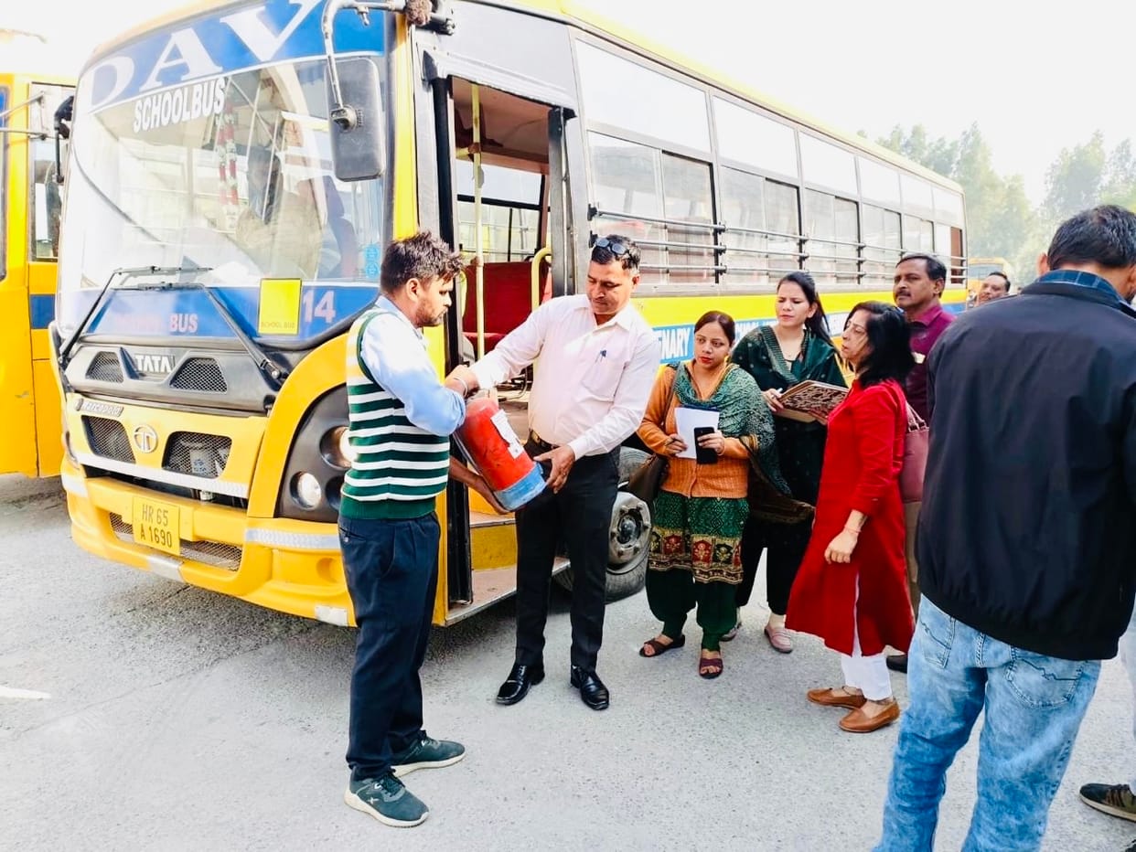 Rules are violated, school buses full of defects are running on the roads