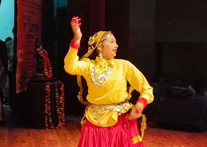 Youth Festival participants enthralled the audience with dance