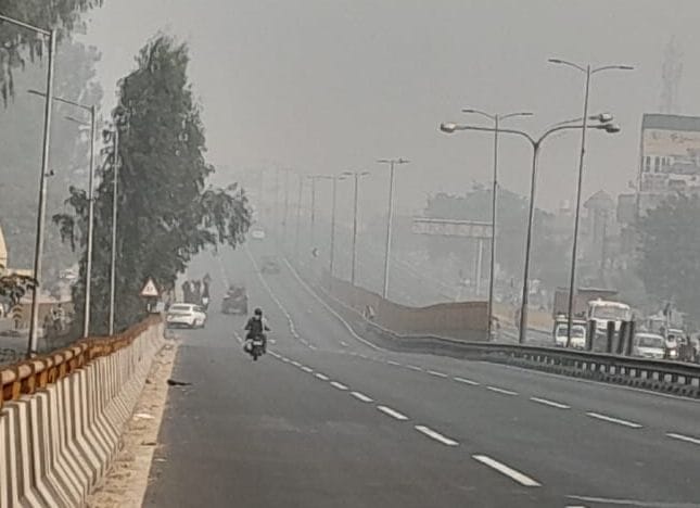 mathura air pollution AQI reaches 300