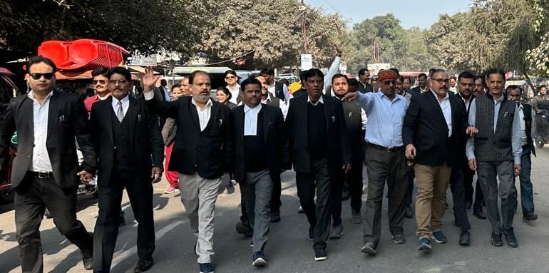Lawyers took out a procession in protest against the Ghaziabad incident