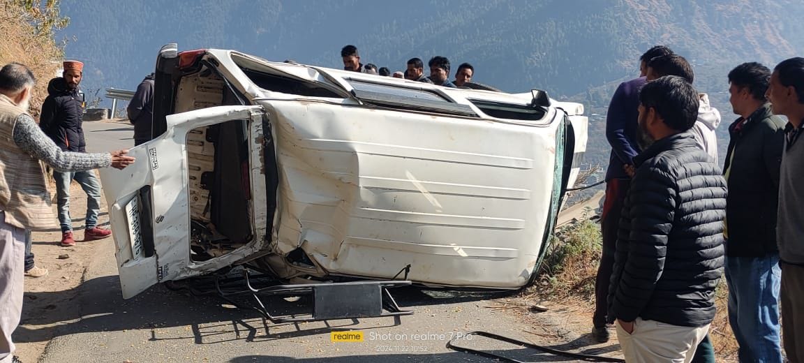 Car falls near Shegli, Pangan, youth dies
