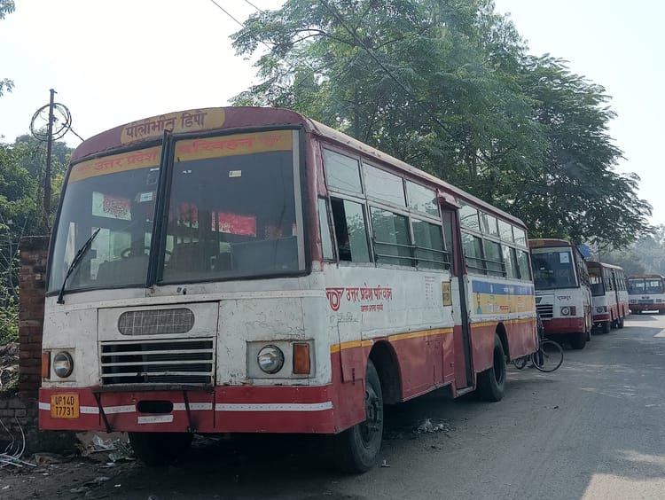 Up: रोडवेज कर्मियों के साथ लाठी डंडो से की मारपीट, शीशे तोड़े; साथियों ...
