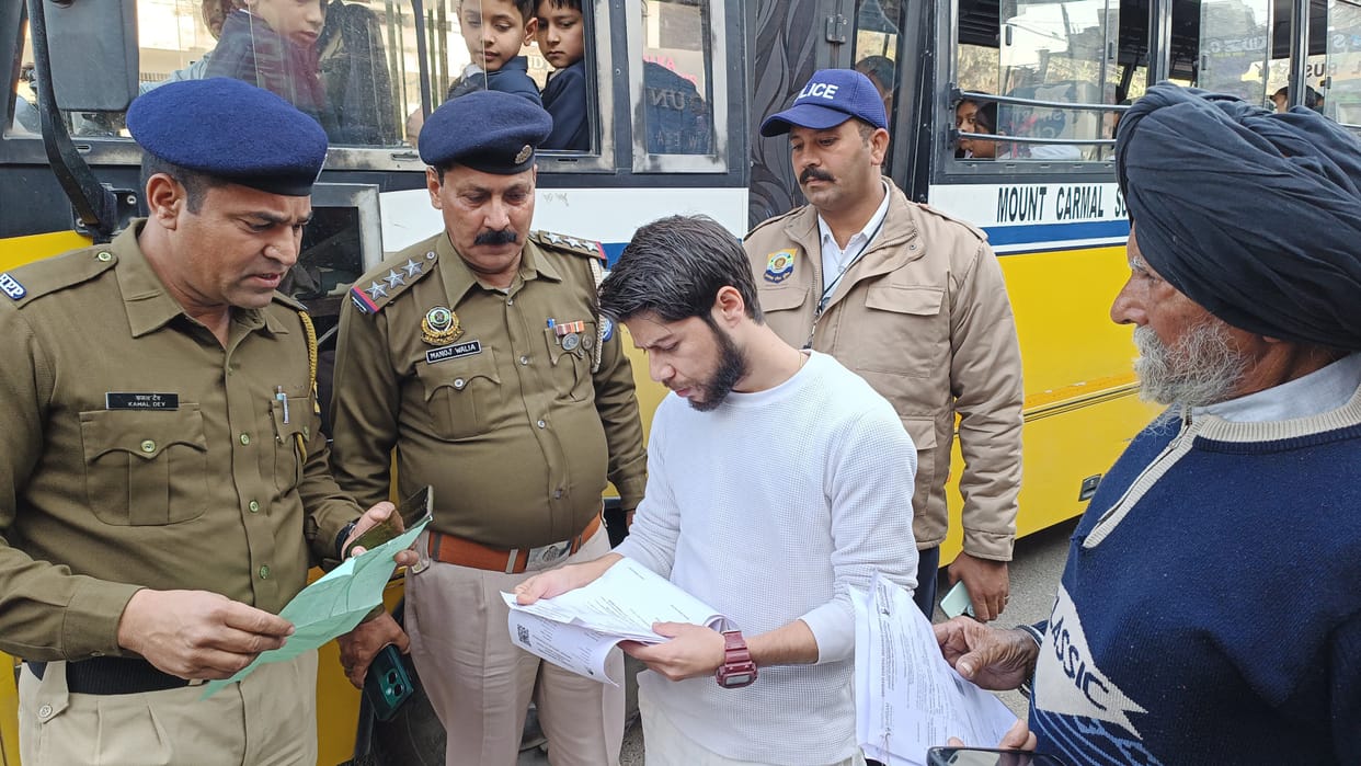 Three school buses seized without documents, challans for seven