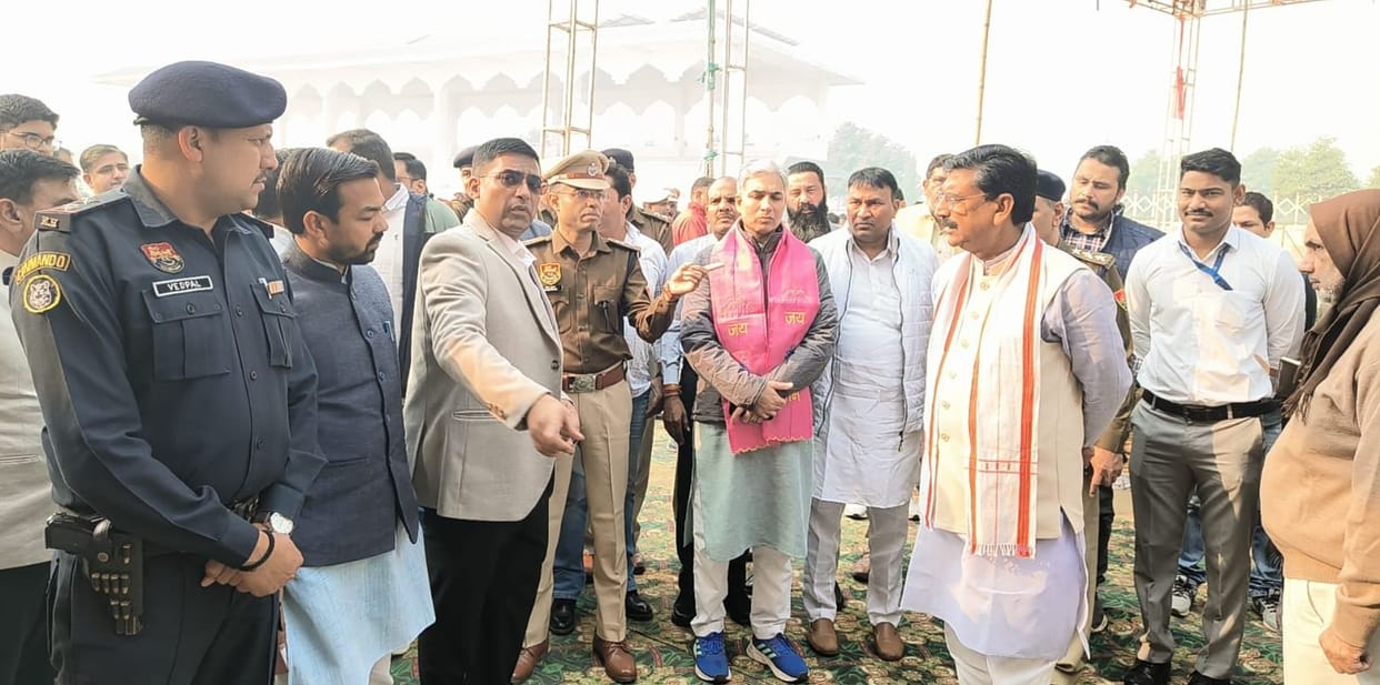 Jail Superintendent Sanjeev Kumar said that the medical checkup of 170 sick male and female prisoners in the camp was done by the doctors of the civil hospital.