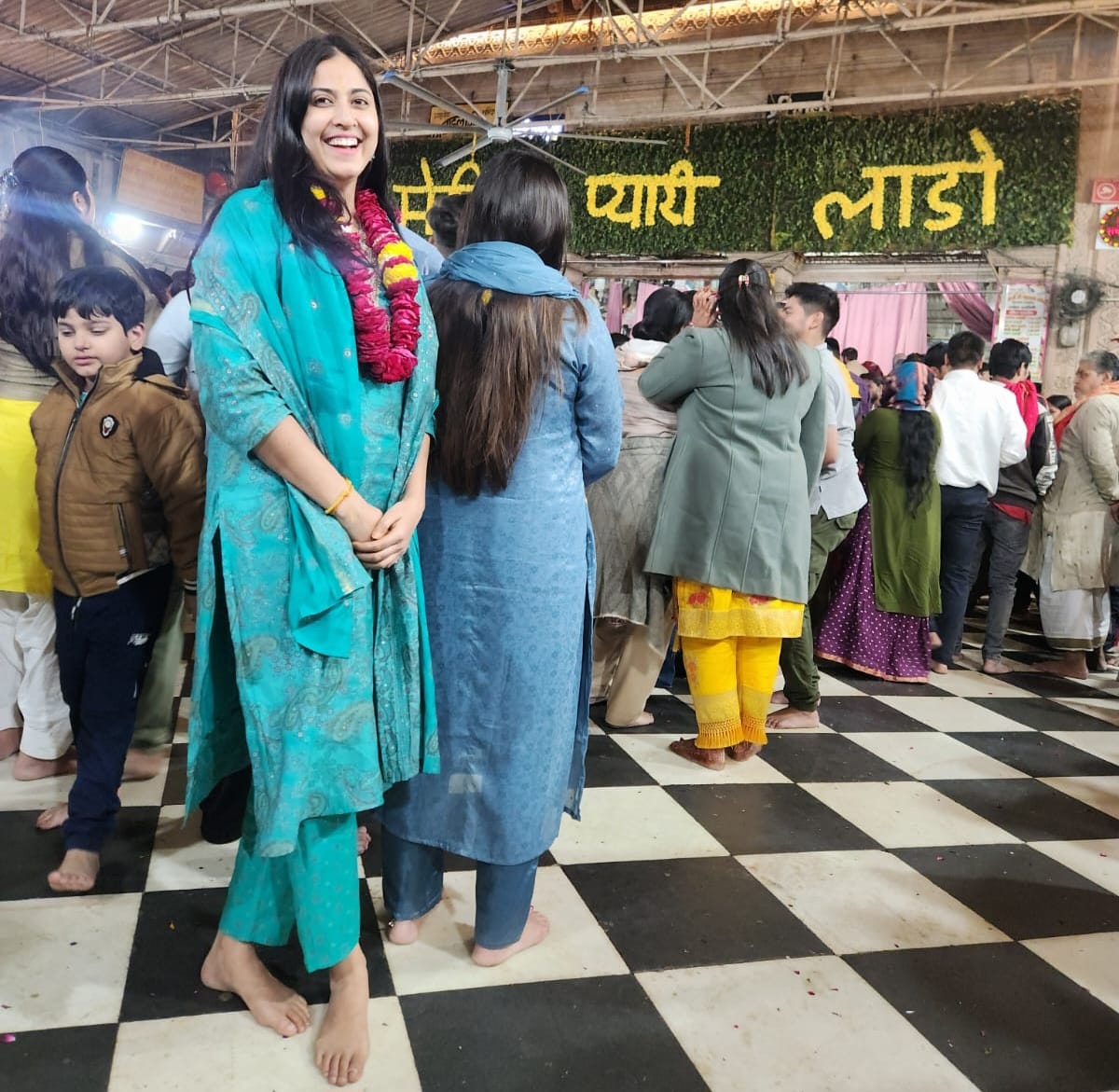 Actress Monica Singh visited Aaradhya