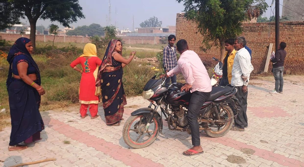 Electric wire breaks in the house, woman gets burnt