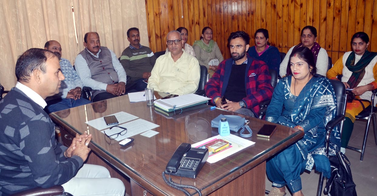 Budget should be spent on controversy free works: Harish