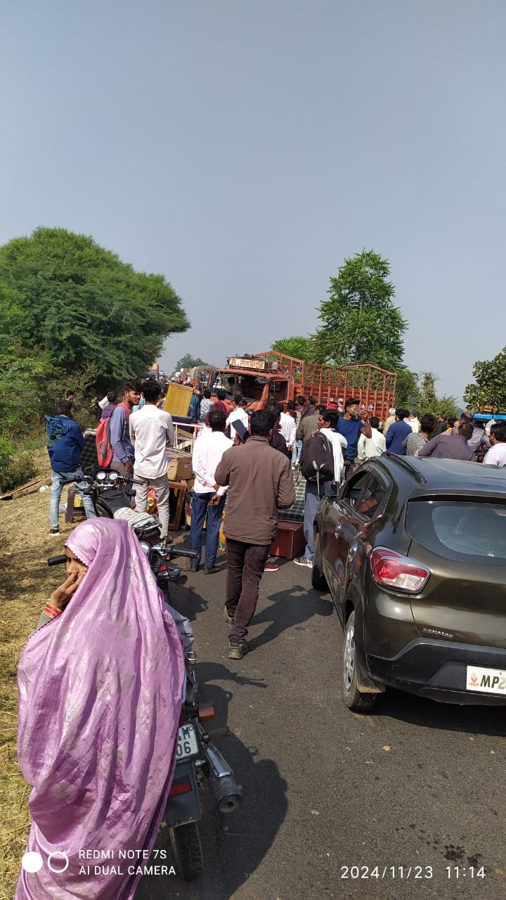 Damoh Truck going to Raipur carrying transfer material lost control and overturned