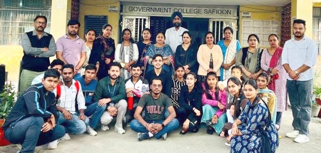 Safidon College hoisted the flag in the Youth Festival