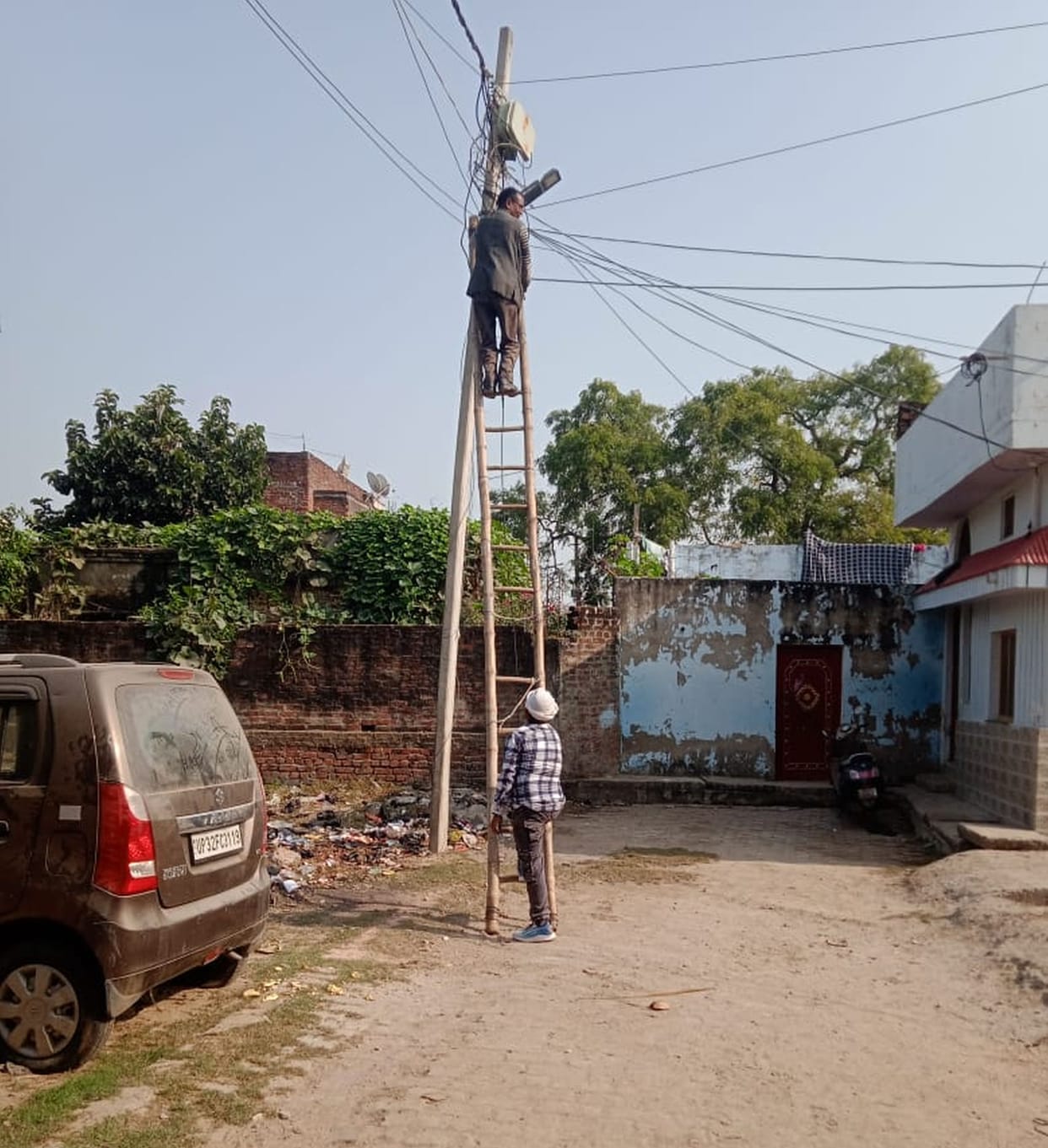 Electricity of 12 villages remained cut off for eight hours