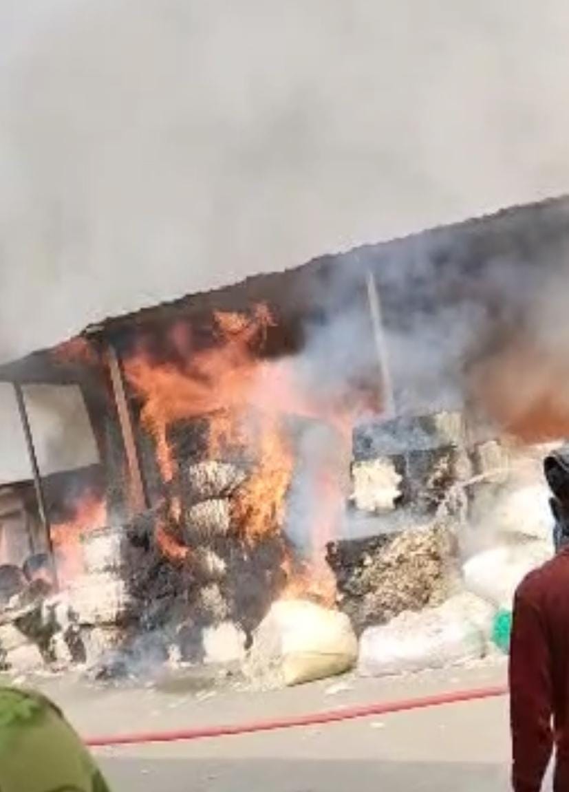 Fire broke out in two factories located on Kabadi Road