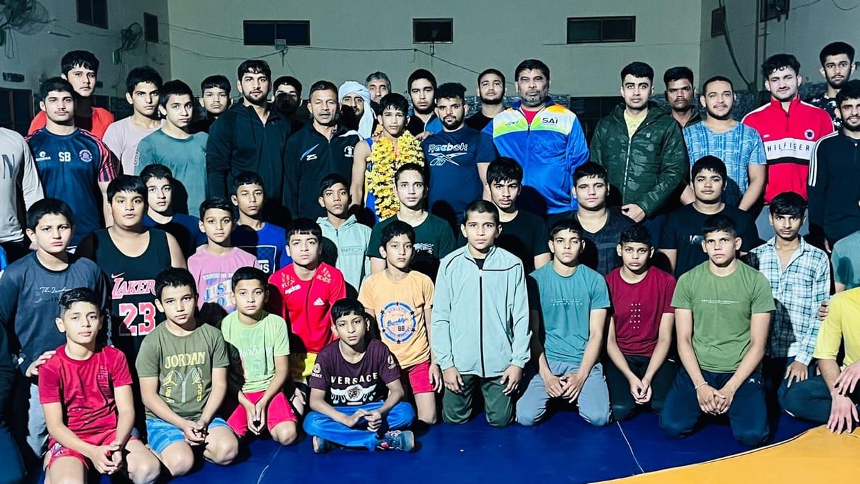 Karthik of Lala Diwan Chand Modern Wrestling and Yoga Center won bronze in School National.