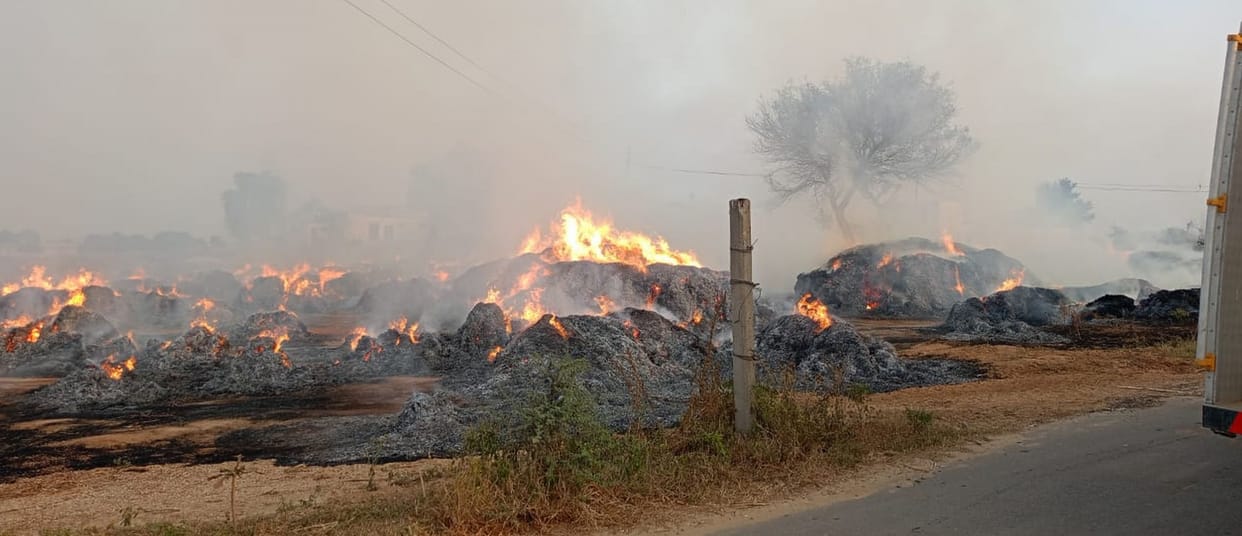 Fire in millet sheaves not extinguished even after four and a half hours
