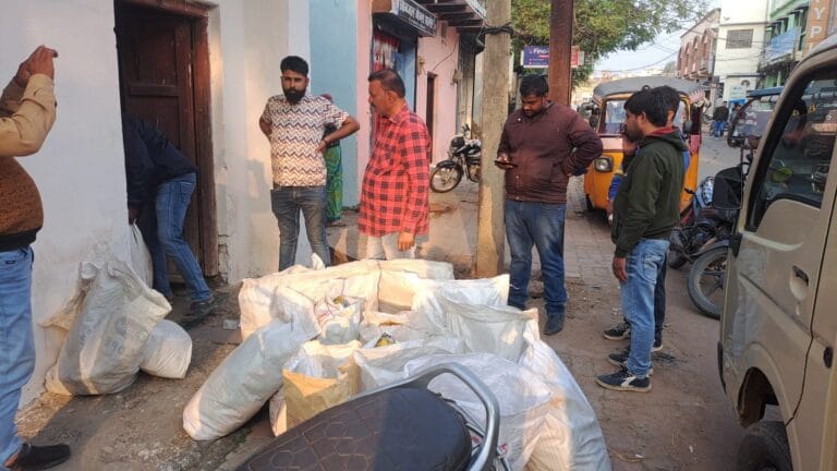 damoh Major action by municipality, 1400 kg of polythene confiscated, fine of Rs 6 lakh imposed on the trader
