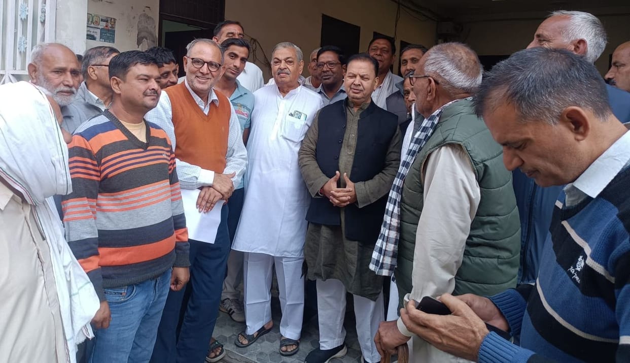 Memorandum given to MLA for fair compensation in exchange of oil pipeline
