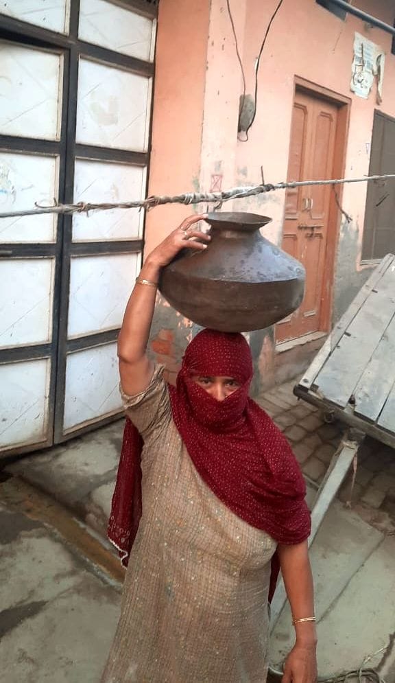 Electricity wires hanging in Kandela, fear of accident