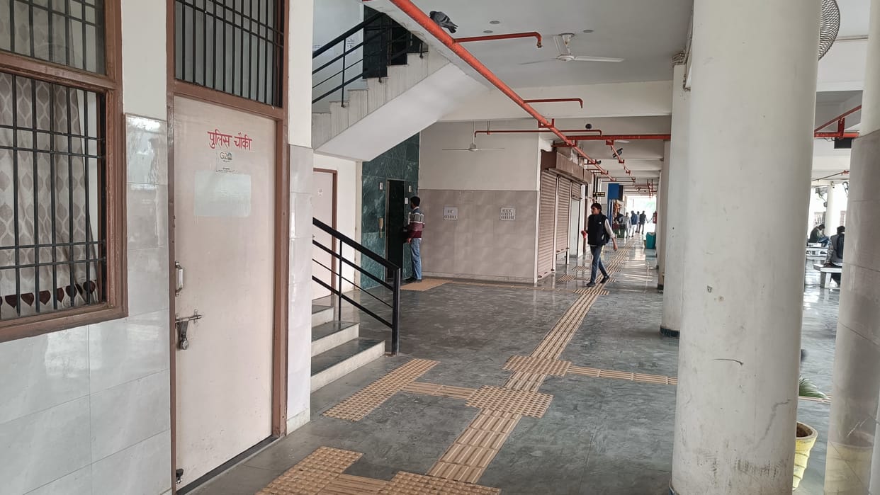 A room was made for the police to keep watch at the bus stand, but it was locked