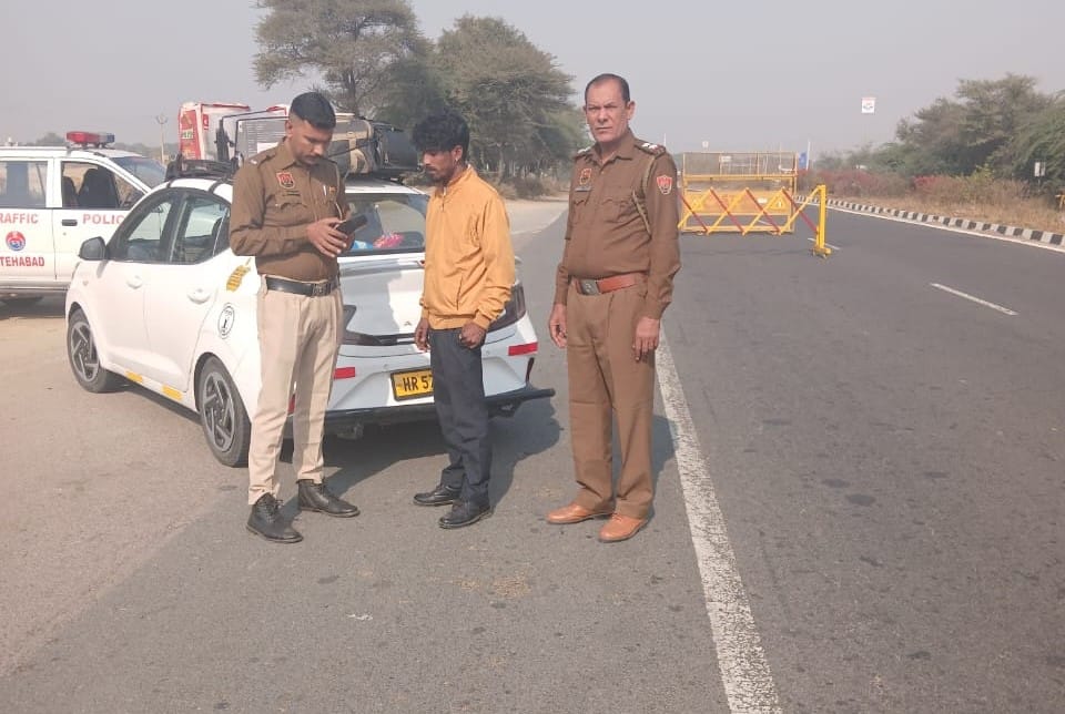 Challans issued to 74 drivers who changed lanes and drove