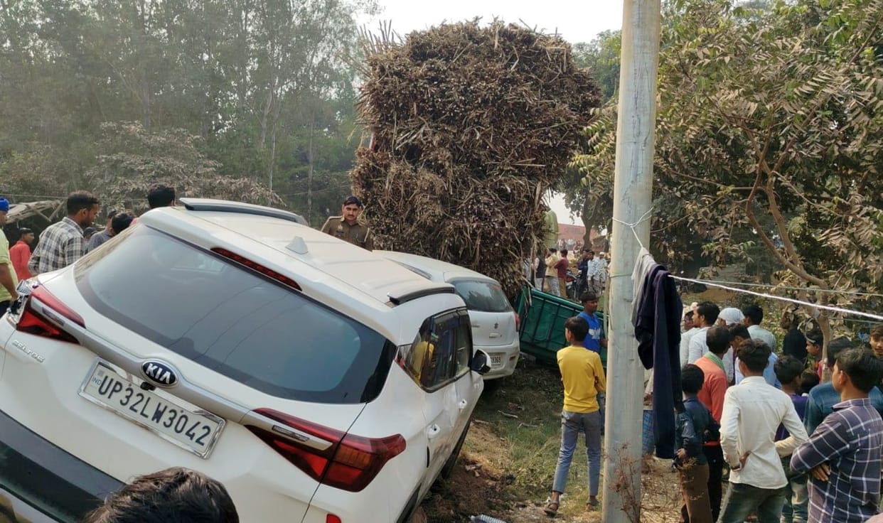 Three cars damaged after being hit by a truck, youth injured