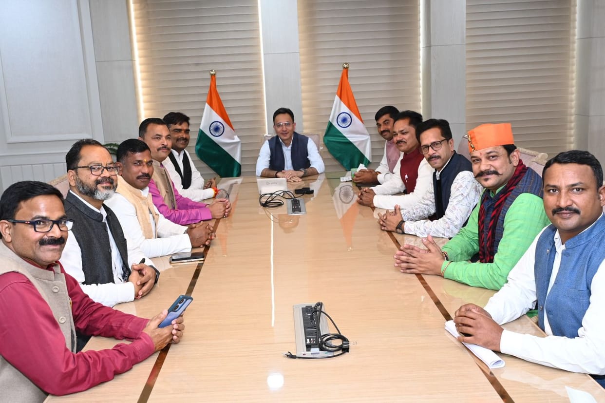 Union Minister of State watched the film with BJP officials