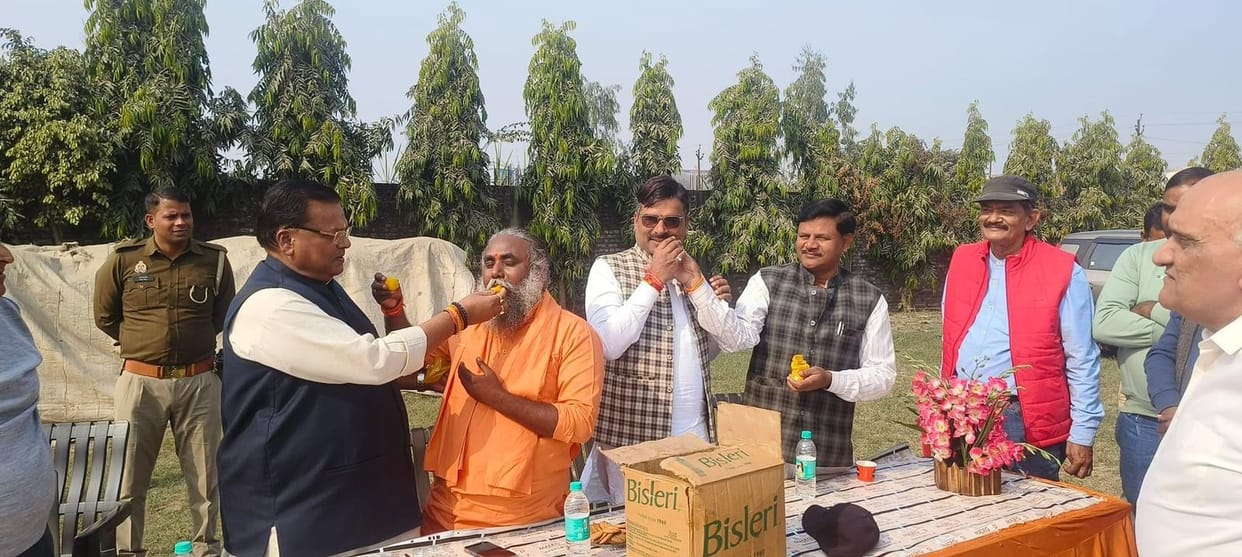 BJP members celebrated by distributing sweets