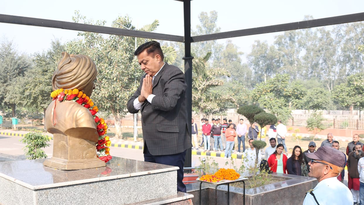 Ch. was a freedom fighter. Ranbir Singh: Dr. Ranpal