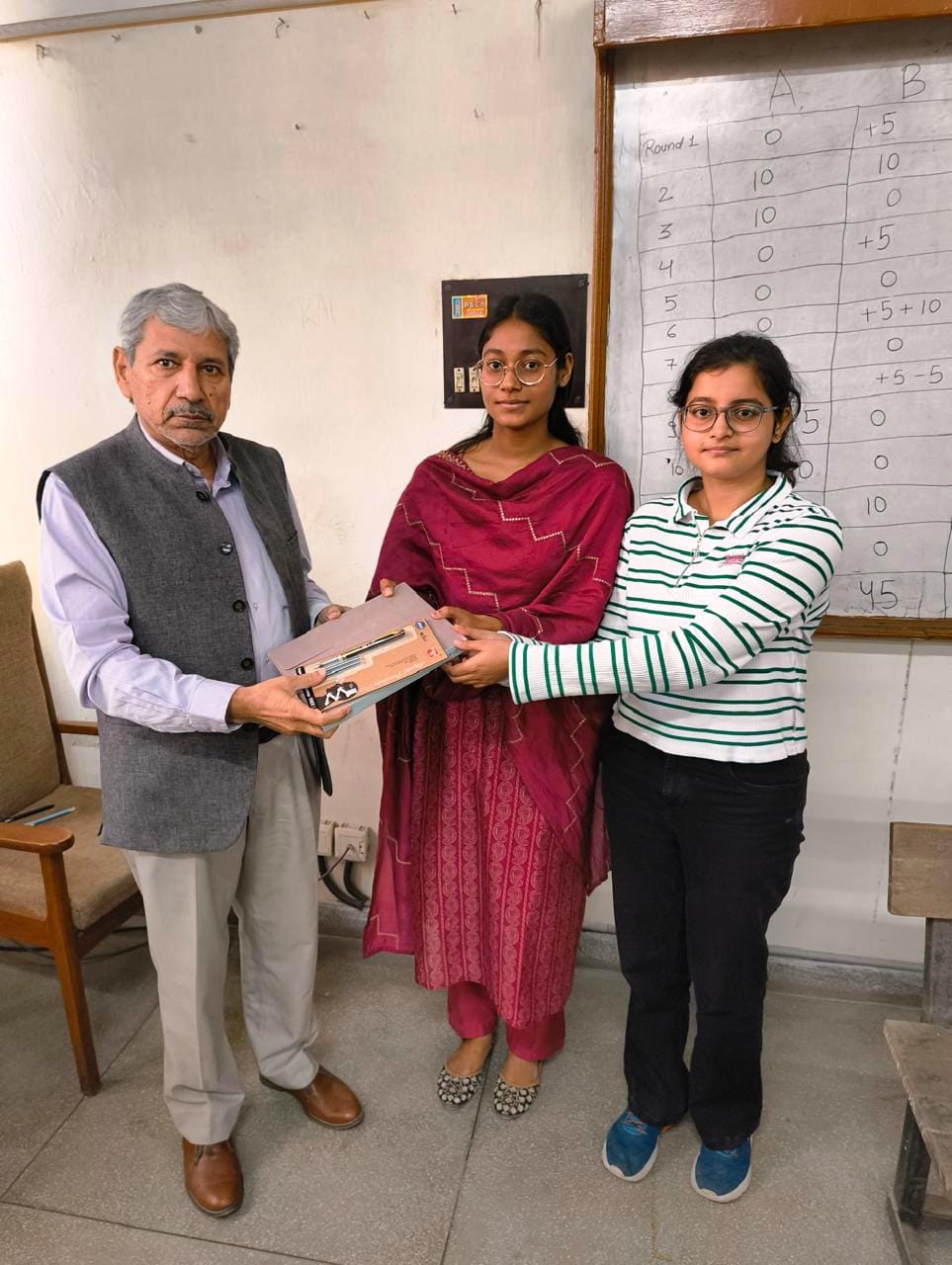 Pooja and Sneha's team stood first in the quiz competition