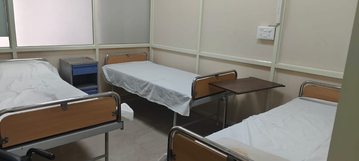 Homeopathic hospital has less staff, wards are also closed right now
