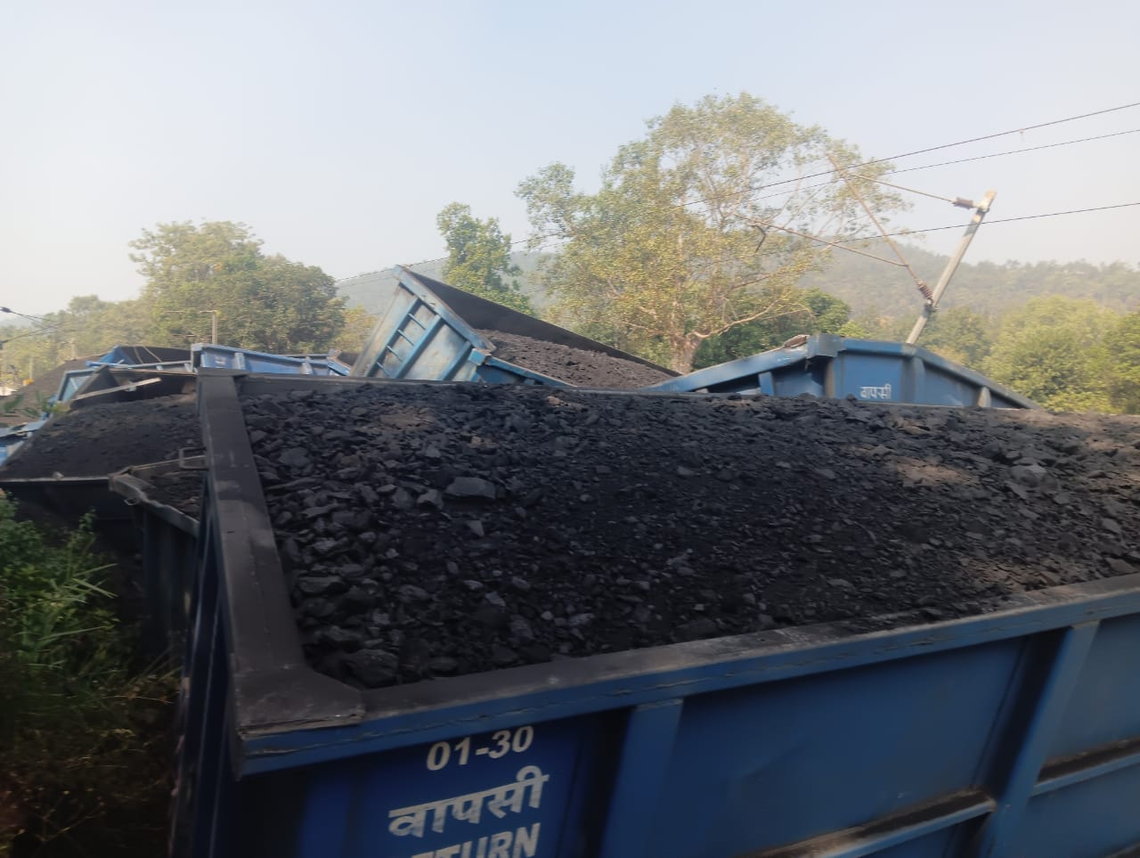 Shahdol News Goods train derailed several coaches overturned on track traffic stopped