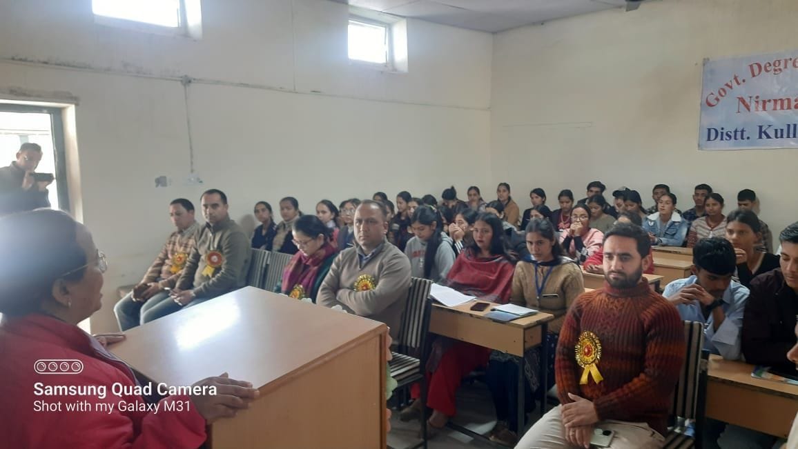 Sunidhi stood first in speech competition