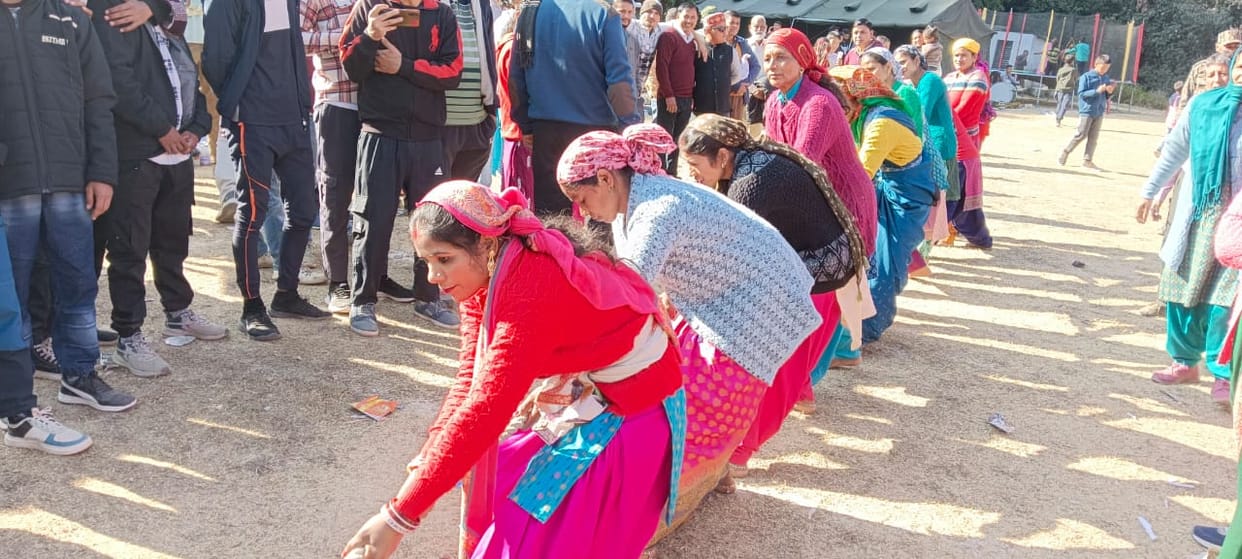 I am a wanderer of the mountains, you are a wanderer of Delhi...
