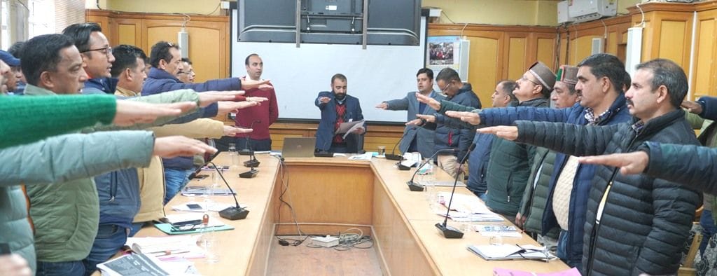 Deputy Commissioner Kinnaur took a review meeting with all the department heads of the district.