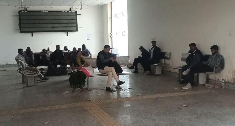 Railway station work is incomplete, this time too passengers will be stunned