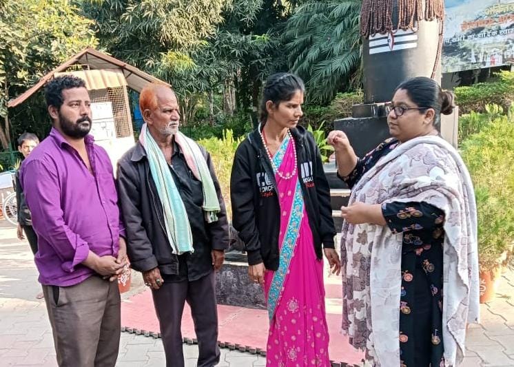 Father and daughter met in Sevadham Ashram in ujjain