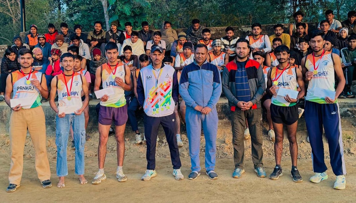 Salehpur's Abhishek tops in 1600 meter race