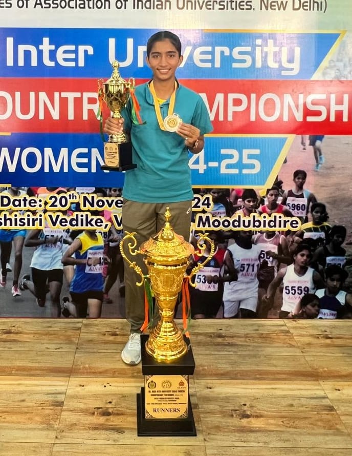 Charu won silver in All India Inter University Competition