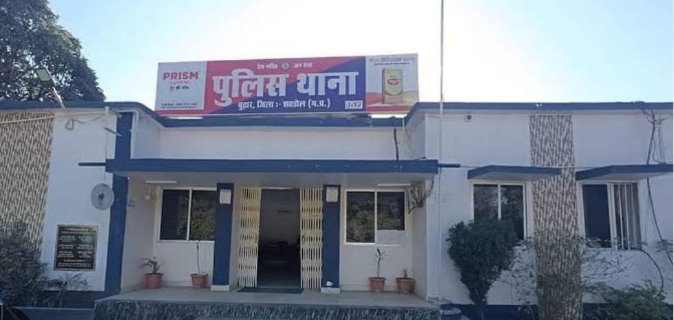 Shahdol News There was fierce fighting between the wedding guests over DJ playing