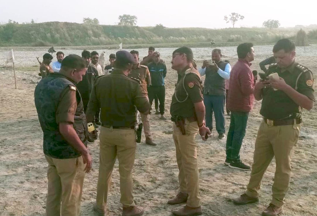 Bullet fired in dispute over possession of alluvial land, six injured