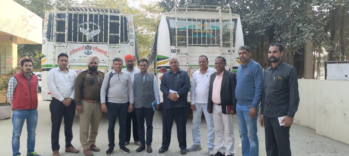 Two private buses running on roads without permit seized, fine of Rs 1.96 lakh imposed