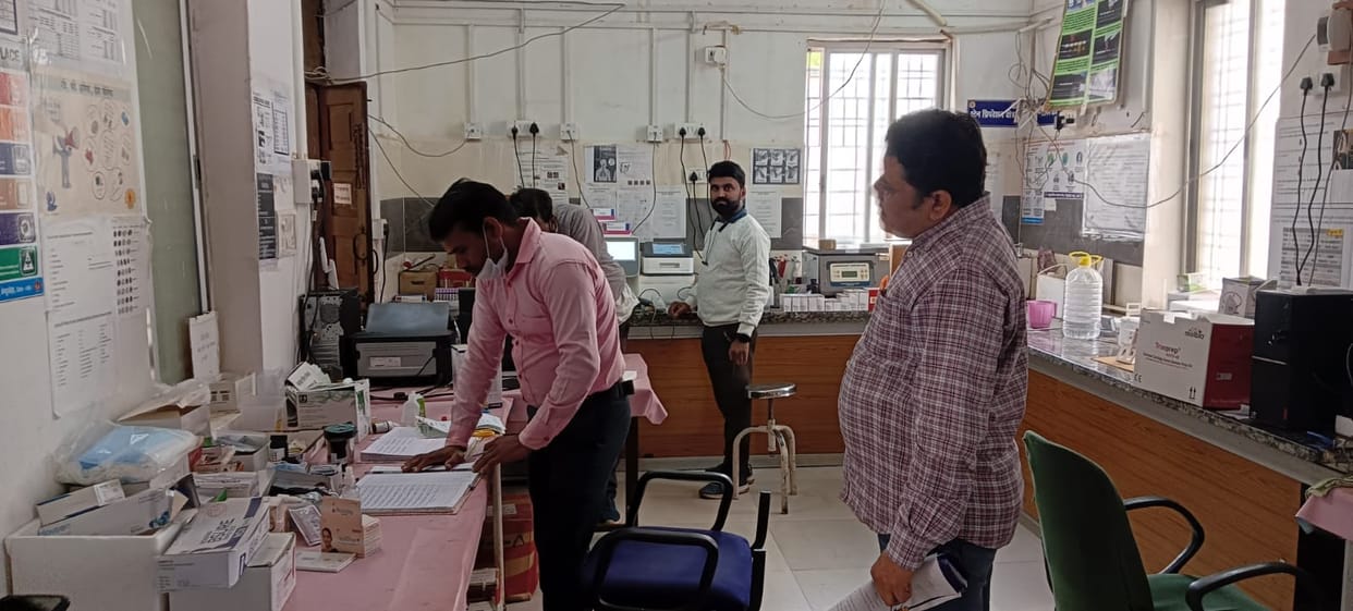 Damoh Patients were wandering in the hospital and the staff were sunbathing in the hotel