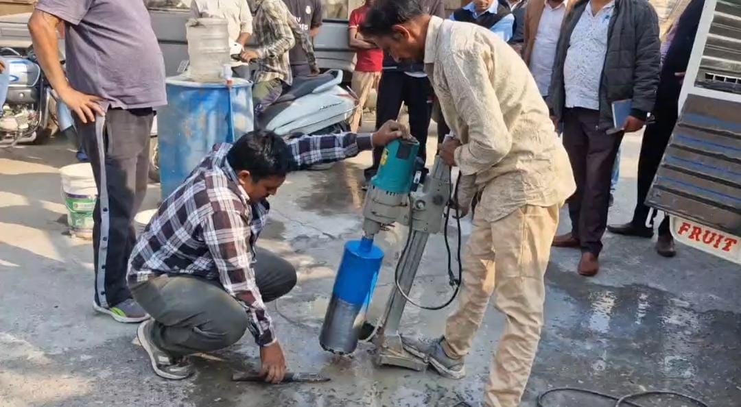 The road built four months ago in the auto market is 50 percent bad, ACB collected samples from three places