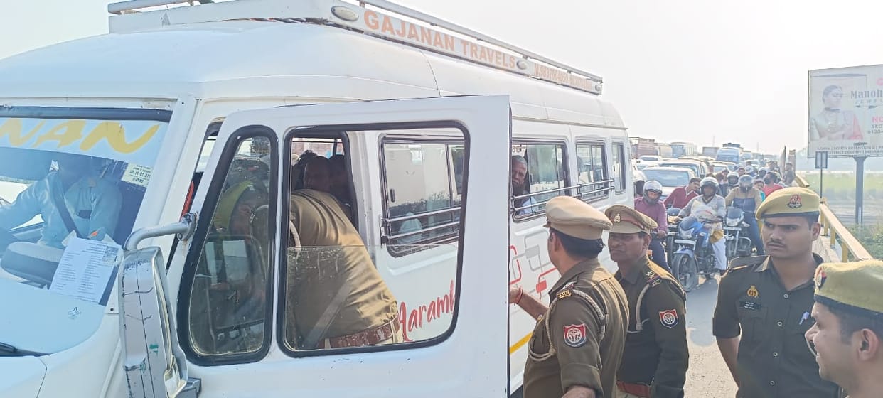 Police searched vehicles on the highway after receiving information that Rahul Gandhi had recovered.